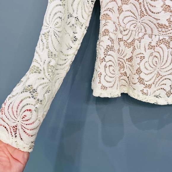 BCBGMaxazria Alea White Lace Nude Off the Shoulder Blouse Size Medium - Picture 5 of 9
